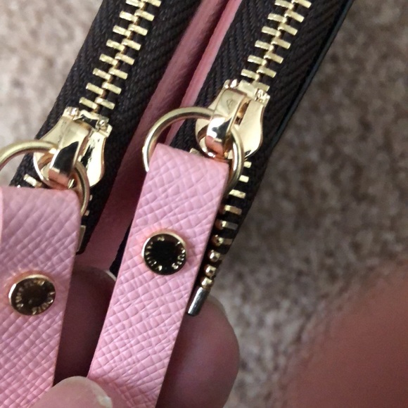 NWOT wallet - Picture 3 of 10